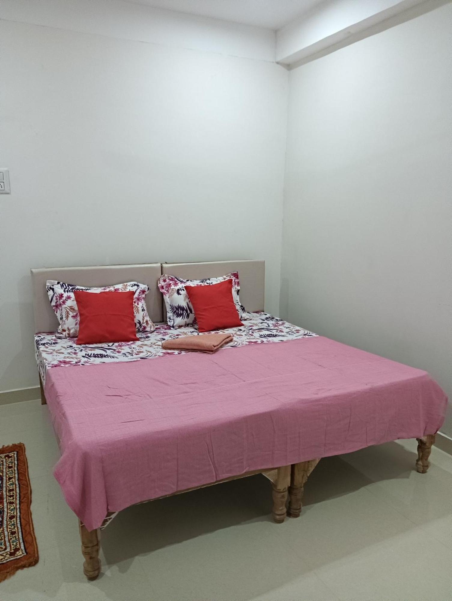 Kedar Guest House Ayodhya Eksteriør bilde